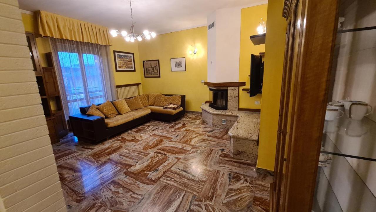 Luxury Apartment Pavullo Nel Frignano Exteriör bild